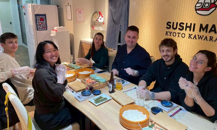 Kyoto: Sushi Making Experience in Kawaramachi - Eating the Sushi You Made