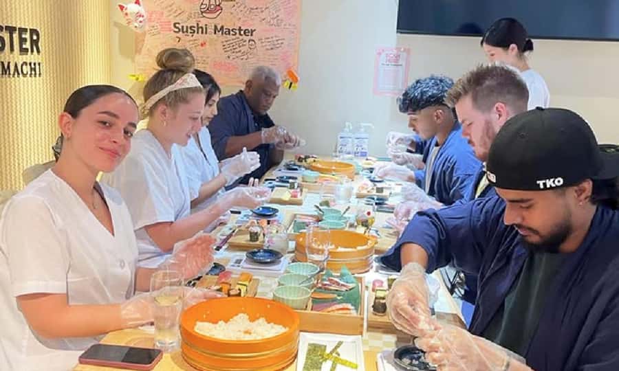 Kyoto: Sushi Making Experience in Kawaramachi - A 90-Minute Class Near Kawaramachi Station
