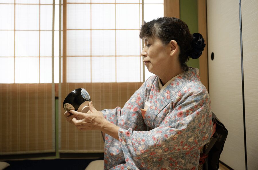 Kyoto: Tea Ceremony Experience in a Small Tea Room - Learning the meaning behind matcha