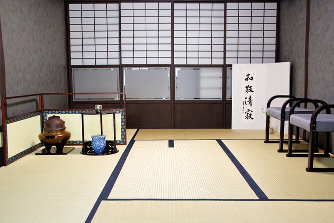 KYOTO Tea Ceremony with kimono near by Imamiya Jinjya Shrine - Watching a 30-year tea master perform
