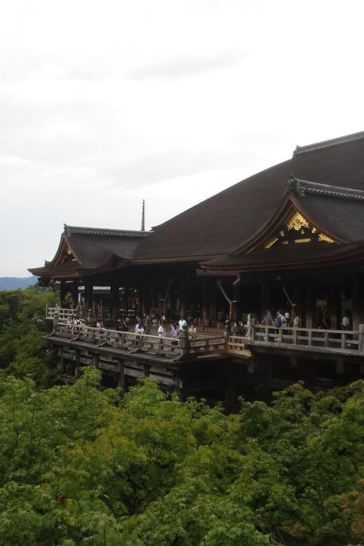 KYOTO: Tempio Kiyomizu Pagode Gion “Geisya” (Guida Italiana) - The walk toward Gion