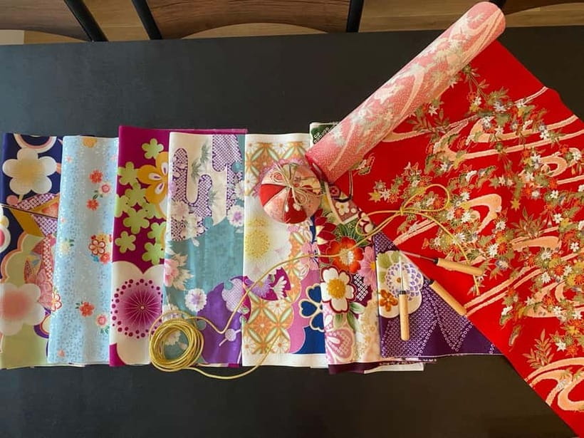 Kyoto: Traditional Kimono Fabric Handicrafts Workshop - Tea, sweets, and conversation