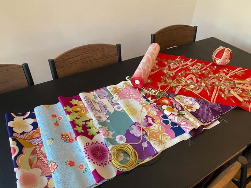 Kyoto: Traditional Kimono Fabric Handicrafts Workshop - Arriving at the antique boutique