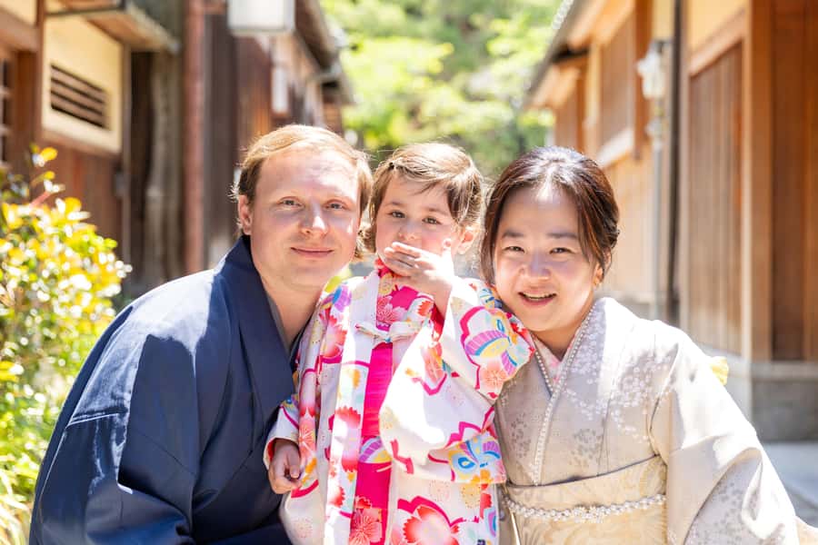 Kyoto: Traditional Kimono Rental - The dressing process takes about an hour