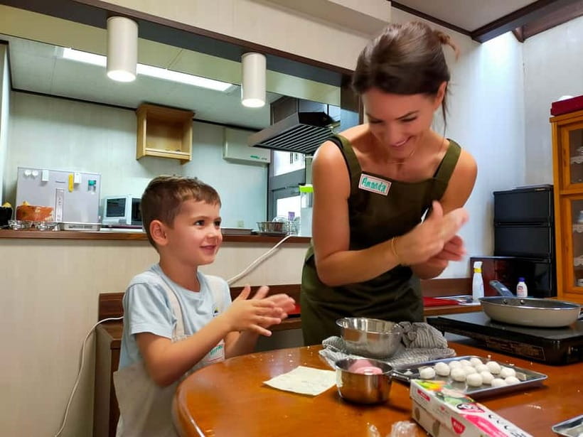Kyoto: Wagashi (Japanese sweets) Cooking near Fushimiinari - Settling into the traditional room