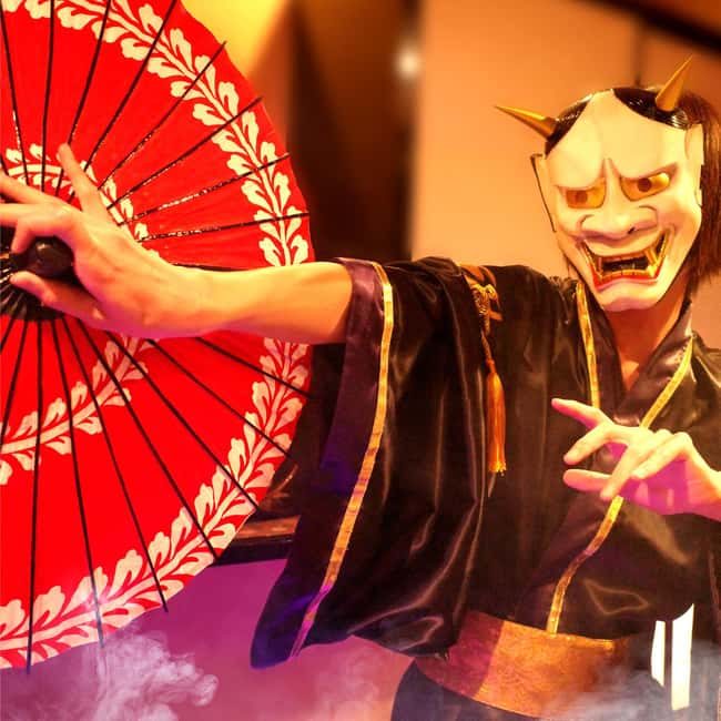 Kyoto: Wazuma Magic Show & Tea Ceremony - Wazuma magic in a quiet Gion tea room