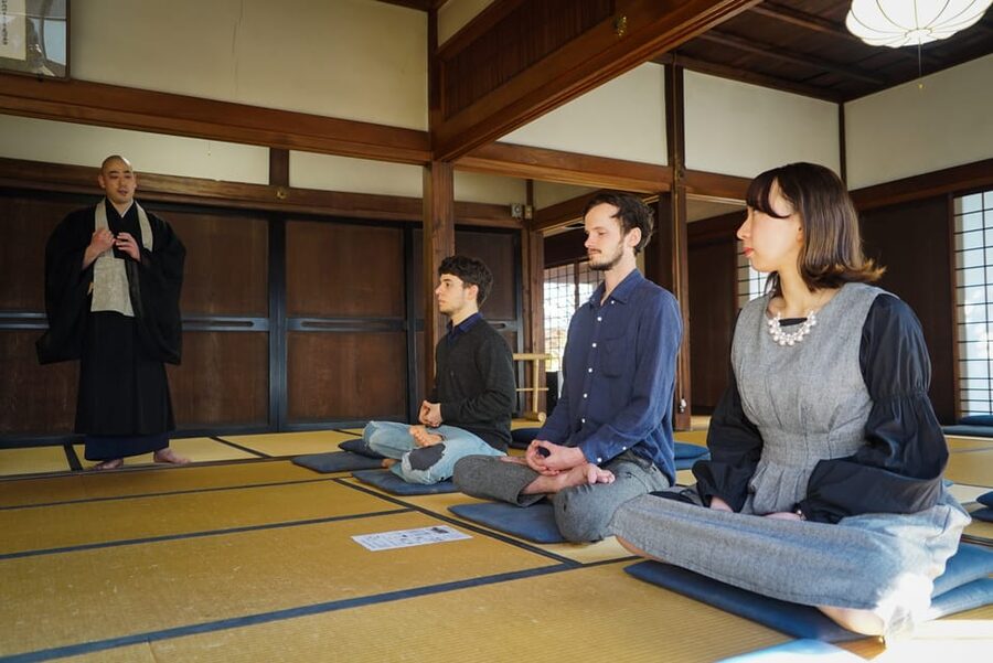 Kyoto: Zen Meditation and Garden Tour at a Temple with Lunch - Why this Kyoto Zen tour feels different