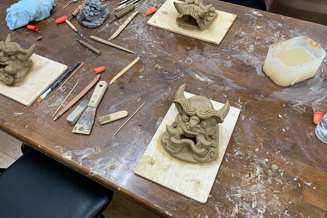 Let's make only one original onigawara in the world!! - Making a guardian from a lump of clay