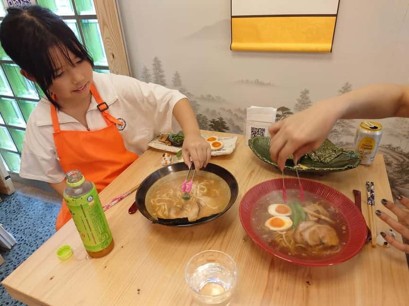 Made from flour in 30min! Ramen-noodle Making Experience! - Choosing your ramen bowl