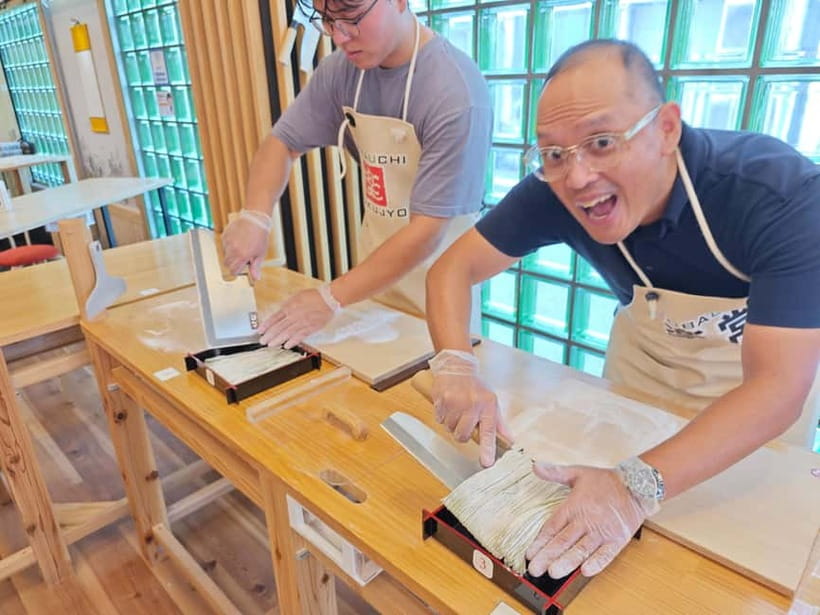 Made from flour in 30min! Ramen-noodle Making Experience! - From flour and water to ramen noodles