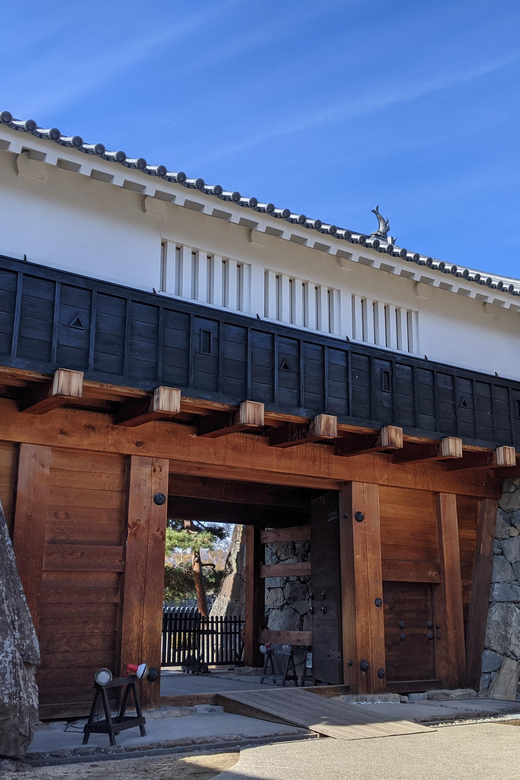 Matsumoto Castle Town Walking Tour - Nawate Street and its friendly frogs