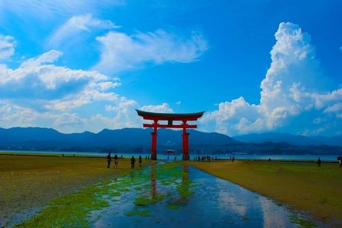 Miyajima Highlights: Itsukushima Shrine & Island Nature - First steps on Miyajima