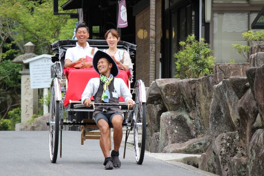 Miyajima: Private Rickshaw Tour to Itsukushima Shrine - Choosing the 45, 70, 130, or 190-minute experience