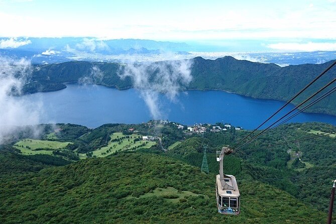 Mt Fuji & Hakone Cruise, Drum Show Bus 1 Day from Tokyo Sta. Area - Cruising Lake Ashi aboard the Sorakaze
