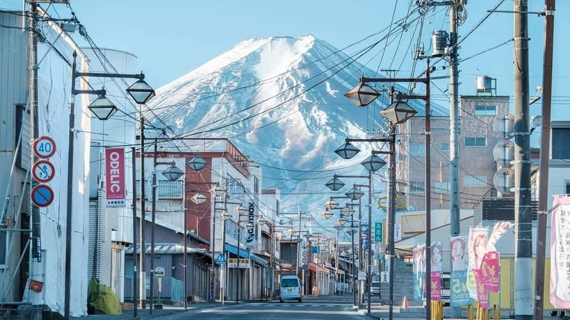 Mt Fuji Top 5 Spots Day Tour: Arakurayama Park,Oshino Hakkai - Arakurayama Park and the 397 steps to Chureito Pagoda