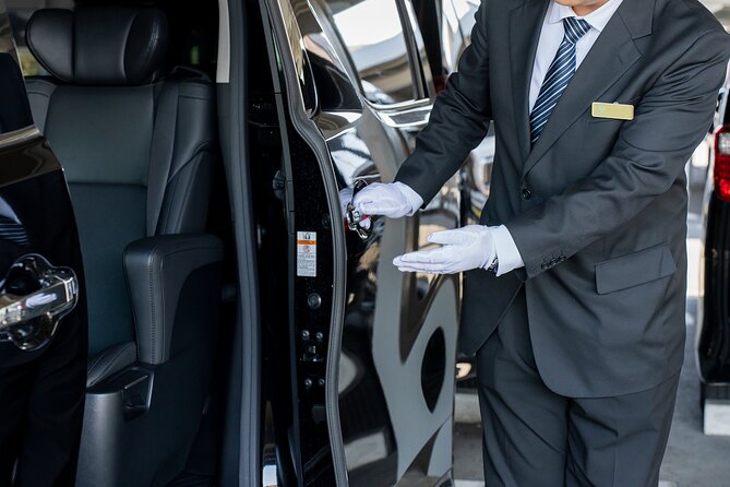 Narita Airport(NRT) Private Transfer To/From Tokyo 1-way or Round - Finding your driver at Narita