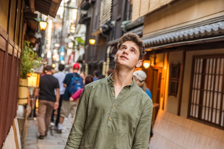 Night Walk in Gion: Kyoto's Geisha District - Guides make the difference