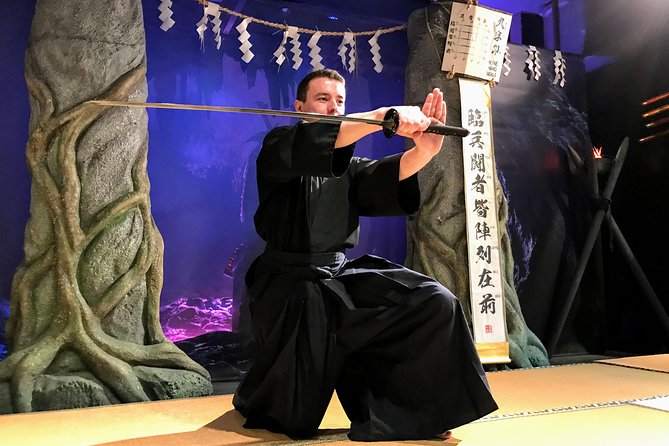 Ninja Samurai 2-hour hands-on lesson by Japanese master in Tokyo - Why the small group makes a difference