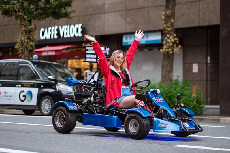 Official Japan Go-Kart Through Shibuya / Shinjuku - The real pace: traffic lights and city rhythm