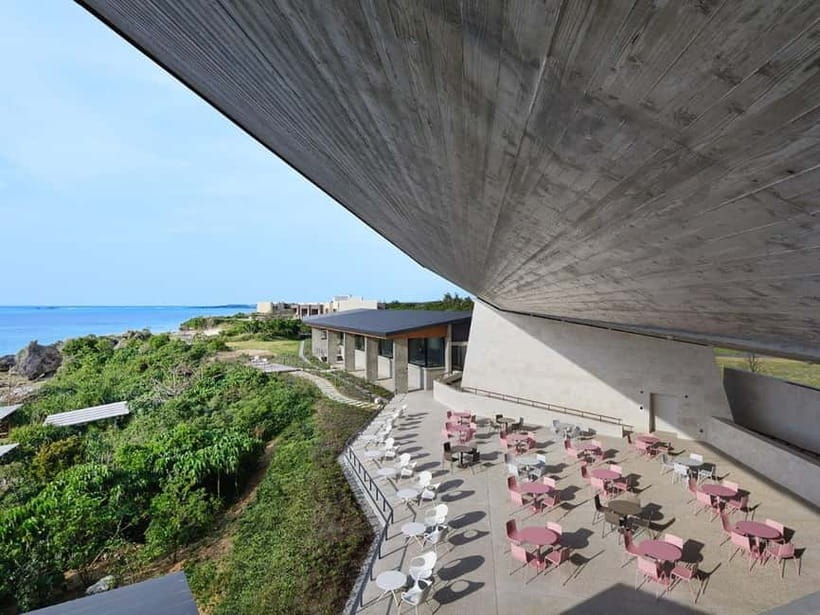 Okinawa: Churaumi Aquarium, Ryukyu Village & Manza Bus Tour - Banta Cafe and the final sea view