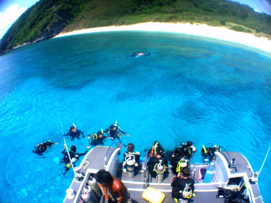 Okinawa: From Naha: Kerama Islands 1-day snorkeling tour - Leaving Naha for the Kerama sea