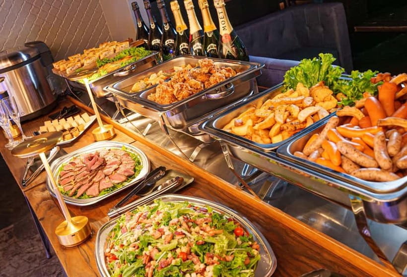 Okinawa:Sky BAR TOPTREE Nightclub Entry Ticket+Drink & VIP - Choosing between two drinks and unlimited drinks
