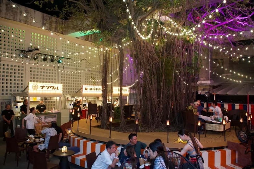 Okinawa:Sky BAR TOPTREE Nightclub Entry Ticket+Drink & VIP - How the food hall changes after dark