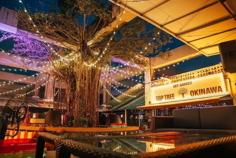 Okinawa:Sky BAR TOPTREE Nightclub Entry Ticket+Drink & VIP - Four food tickets and a practical meal plan