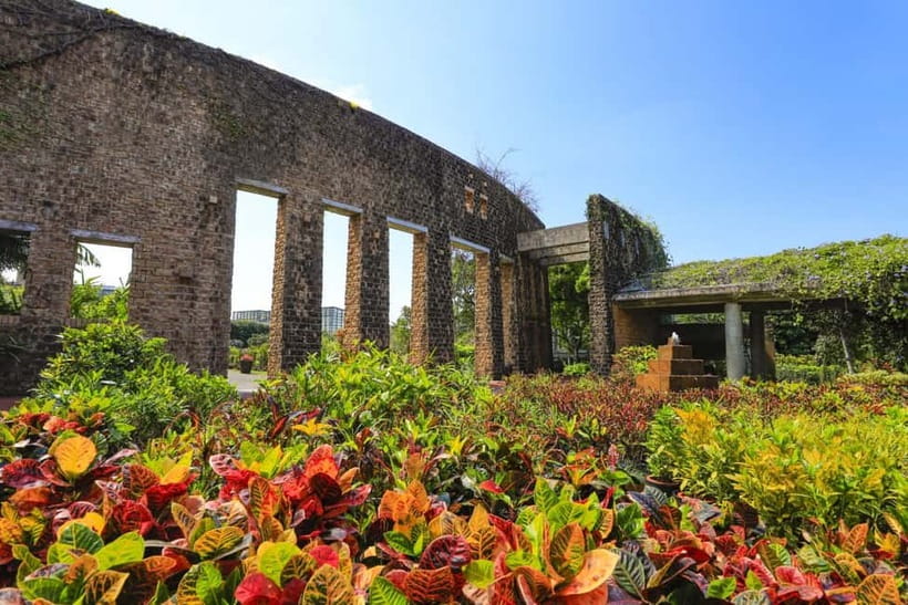 Okinawa: Tropical Dream , Ryukyu Mura, Banta Cafe Bus Tour - Who should book this tour