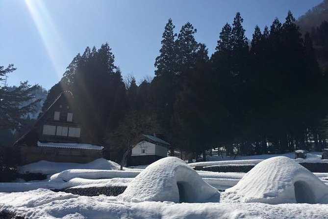 [One-day bus tour departing from Kanazawa Station] Shirakawa-go and Gokayama - Two World Heritage Villages Enjoyable Bus Tour - Exploring Shirakawa-go from 9:40 to 11:45