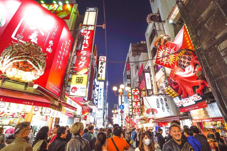 Osaka: Bar-Hopping Night Tour in Namba - First izakaya: kushikatsu and a useful Osaka introduction