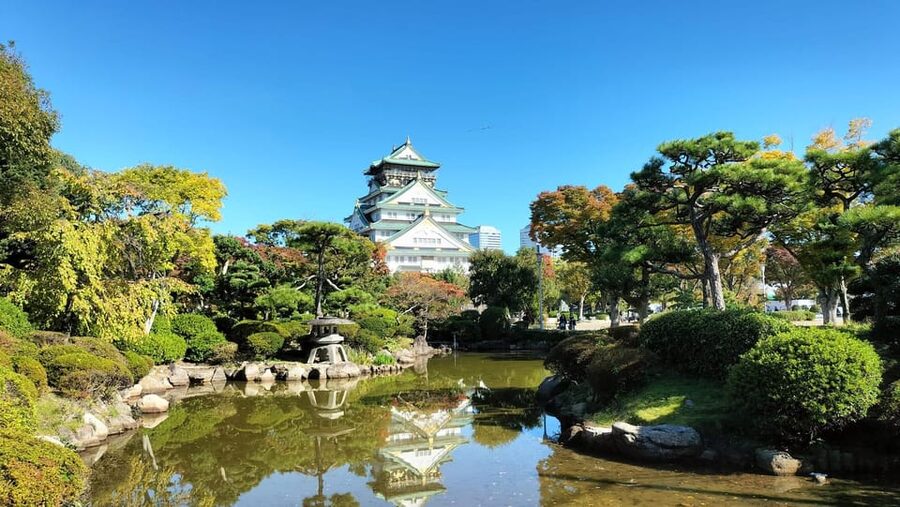 Osaka Castle Guided Tour - Walking through Osaka Castle Park