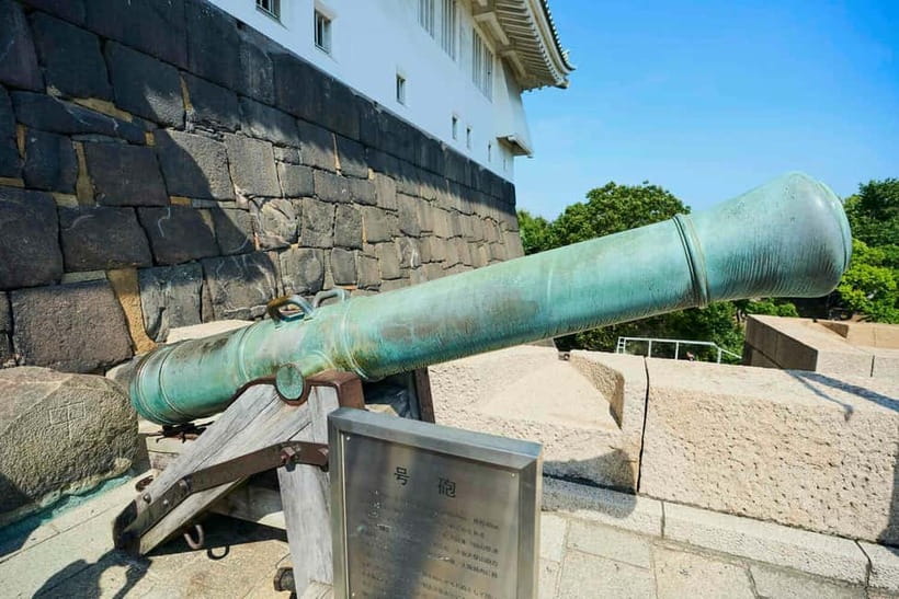 Osaka: Castle History Walking Tour / Castle Tower Admission - Key points at a glance
