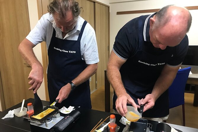 Osaka Cooking Class: Okonomiyaki &Japanese cuisines experience - Starting with miso soup and dashi