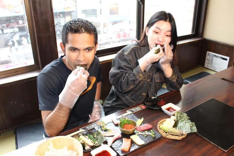 Osaka Dotonbori: Hand Roll Sushi Experience - Food quality, portions, and the value of 8,000 yen