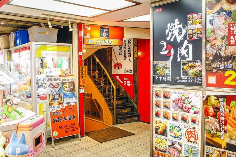 Osaka Dotonbori: Hand Roll Sushi Experience - Small practical details that make a difference