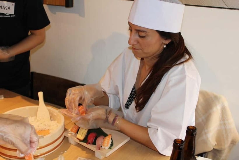 Osaka Dotonbori: Sushi Making Experience - Who should book this class?