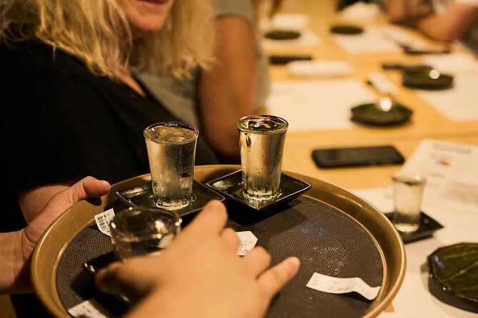 Osaka: Guided Food Tour with 12 Dishes at 4 Local Eateries - Meeting the route near Dotonbori