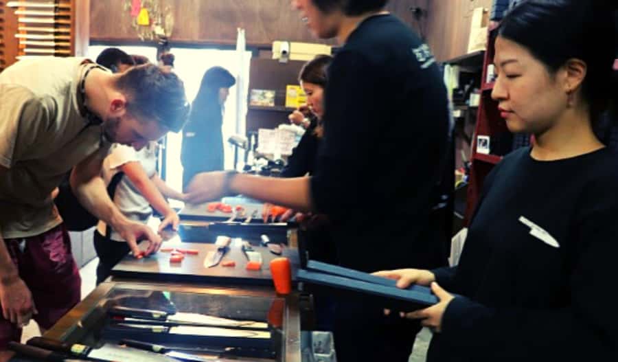 Osaka: Hotspots & Hidden Gems Walking Tour Private or Group - What the private tours add