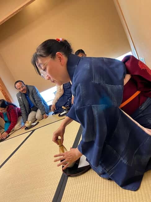 Osaka; Japanese Tea ceremony experience, Macha and Sencha - Entering the tatami room