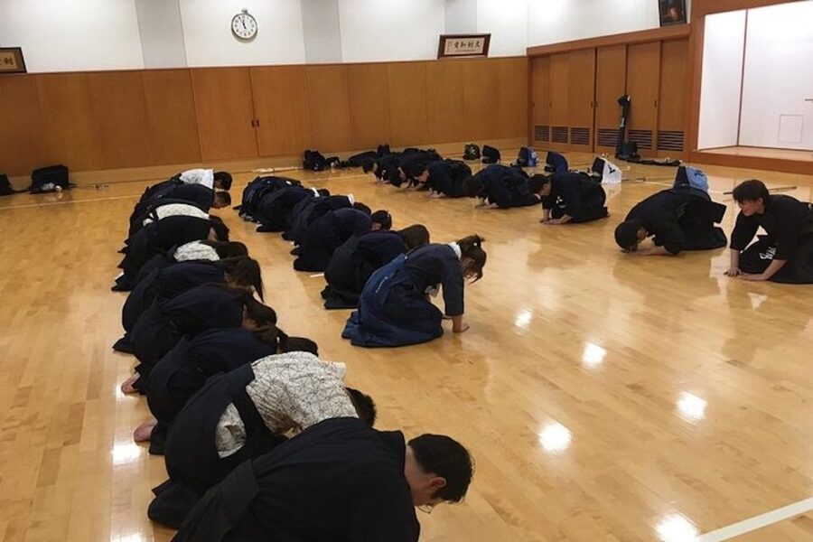 Osaka: Kendo Workshop Experience - Putting on the Men and stepping into a mini-match