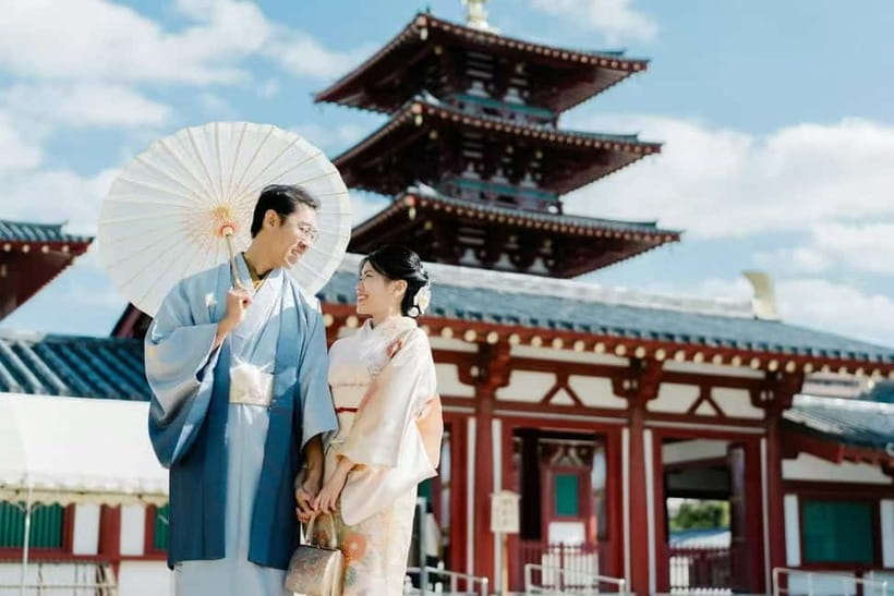 Osaka: Kimono or Yukata Rental &Photos Service Options - Choosing between a kimono and a yukata