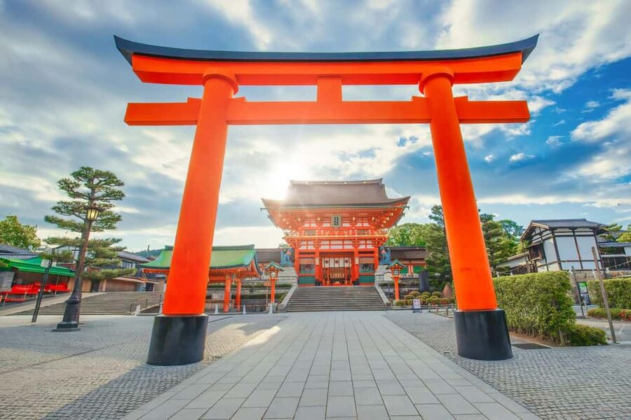 Osaka/Kyoto: Arashiyama, Nara Park, Fushimi Shrine Tour - Nara Park puts the deer within easy reach