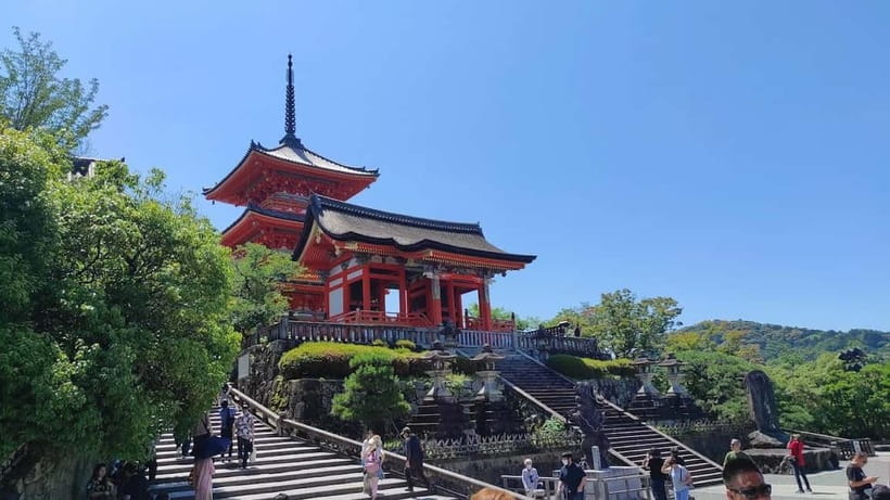 Osaka: Kyoto & Uji Historical Sites and Scenic Delights Tour - Ninenzaka: old Kyoto with a modern crowd