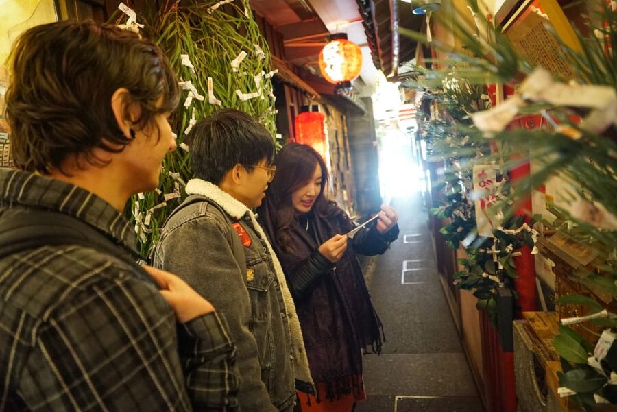 Osaka: Local Foodie Tour in Dotonbori and Shinsekai - Group size, guides, and the evening mood