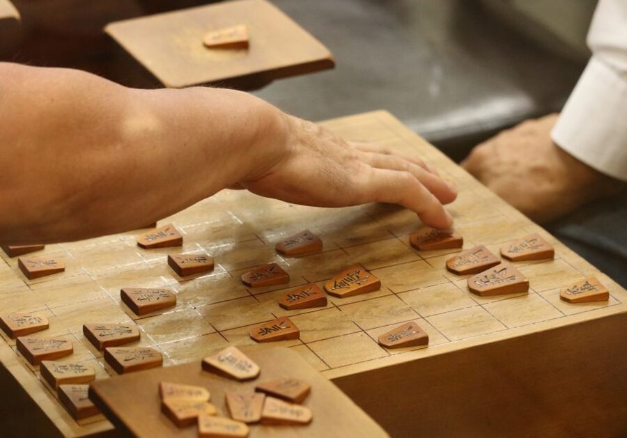 Osaka: Main Sights and Hidden Spots Guided Walking Tour - Doguyasuji finishes with giant kitchen curiosities
