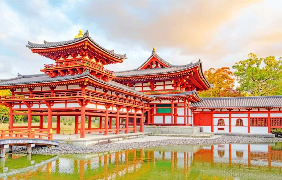 Osaka: Nara and Uji Day Trip with Deer Park and Hot Spring - Entering Todai-ji and meeting the Great Buddha