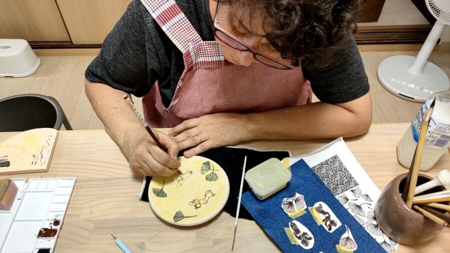 Osaka: Private Ceramic Painting Workshop - A Quiet Start at JR Teradacho Station