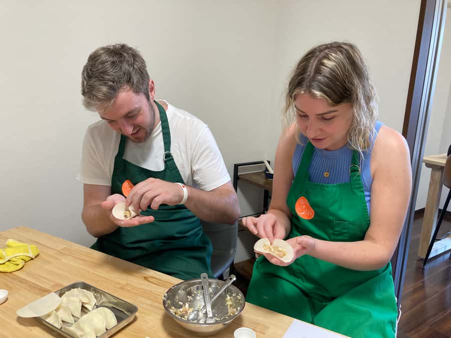 Osaka: Ramen and Gyoza Cooking Class in Dotonbori - Key things to know