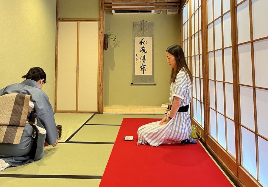 Osaka: Tea Ceremony Experience - Watching the demonstration in a kimono-clad setting